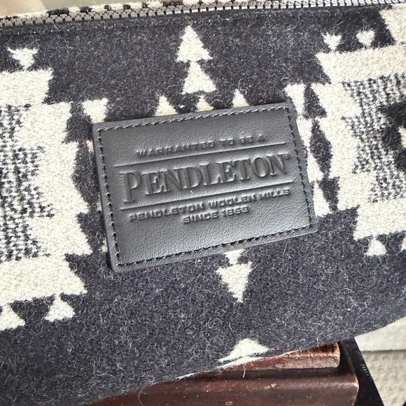 Pendleton Rock Point Travel Kit Wool Crossbody NWT - Picture 6 of 10